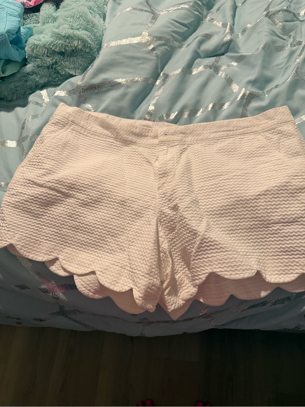Lilly Pulitzer White Scallop Hem Textured Shorts